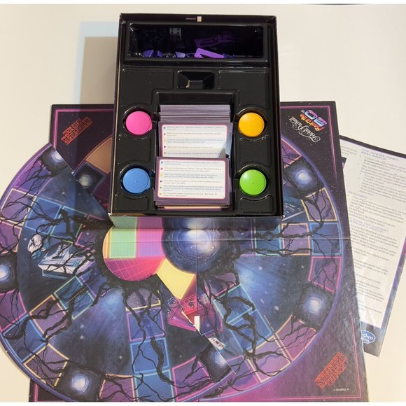 Trivial Pursuit Netflix STRANGER THINGS Back to the 80's Edition! - Picture 1 of 11